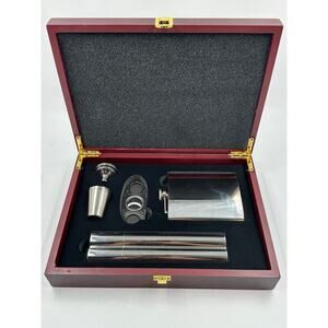 Gorham Flask & Cigar Set, 13.5"x 15" Silver